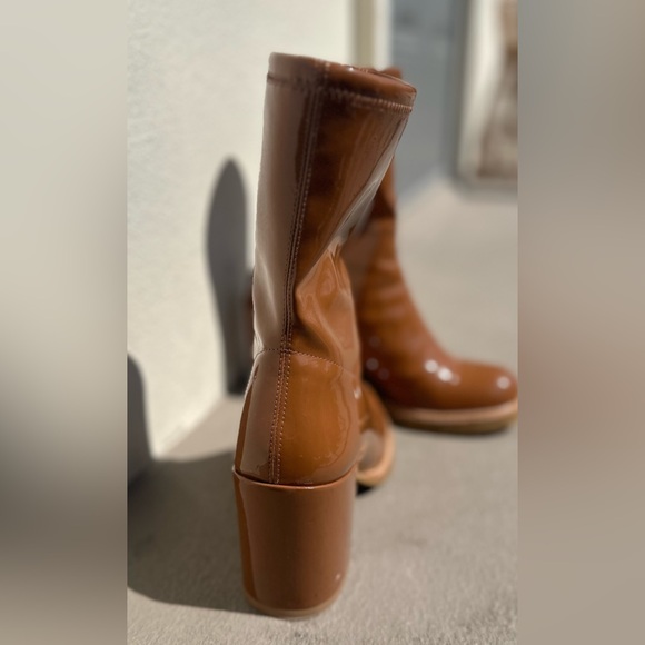 STUART WEITZMAN Dalenna Vinyl Sock Boots - Picture 3 of 4